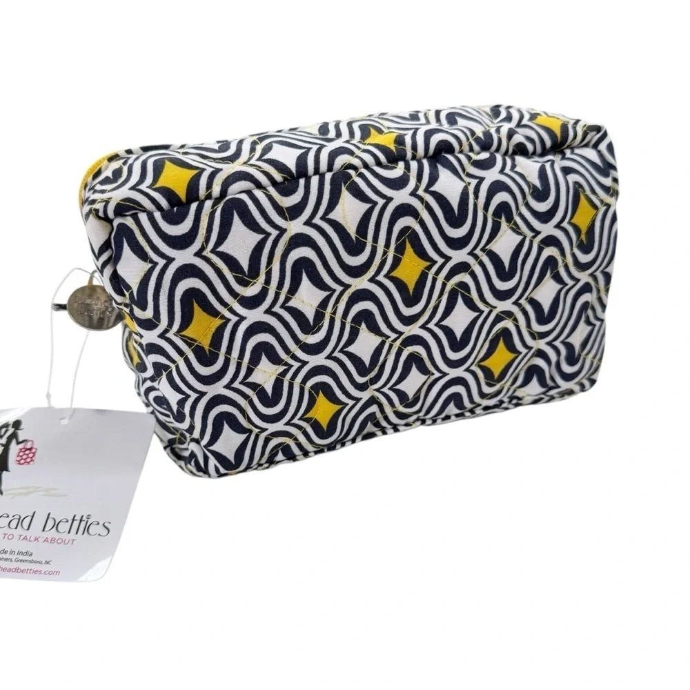 NWT Quilted Cosmetic Bag Buckhead Betties Curve Appeal Navy Yellow